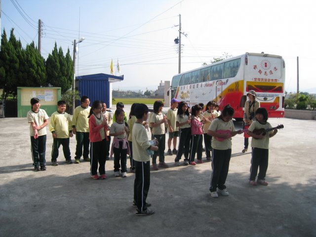 城鄉交流 - 中山國小VS台中市春安國小(102/10/29)